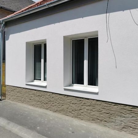 Tifani Apartman Keszthely Buitenkant foto