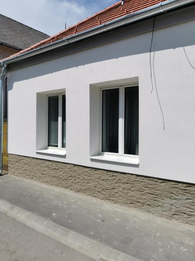 Tifani Apartman Keszthely Buitenkant foto