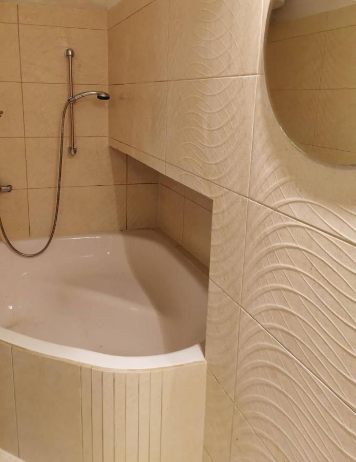 Tifani Apartman Keszthely Buitenkant foto